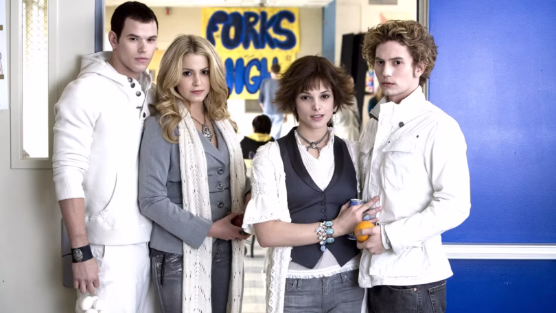 kellan lutz s emmett nikki reed s rosalie ashley greene s alice and jackson rathbone s jasper standi